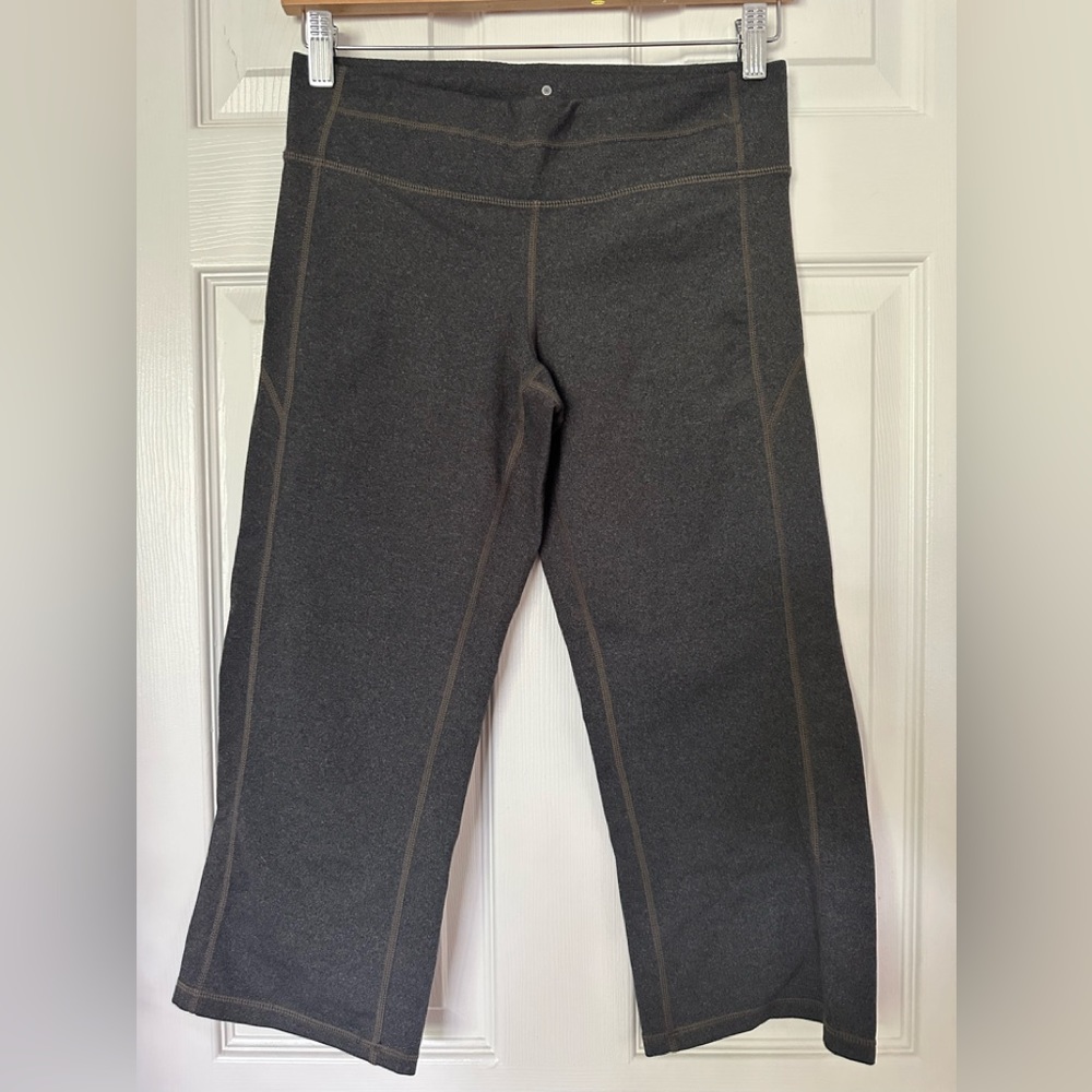Athleta KickBooty Grey Heather Crop Leggings Sm